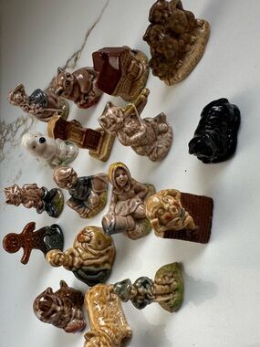 Wade England Miniature Cottage Figurine Vintage Ceramic House Collectible